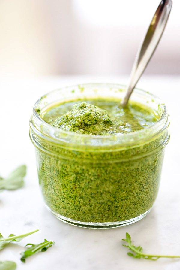 Comment faire du pesto de roquette | foodiecrush.com