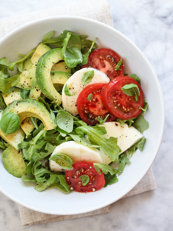 Salade d'avocat Caprese Foodiecrush.com