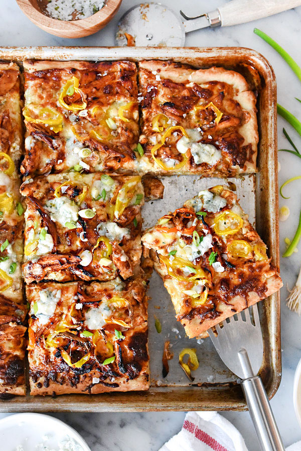 Pizza au poulet bleu BBQ | foodiecrush.com