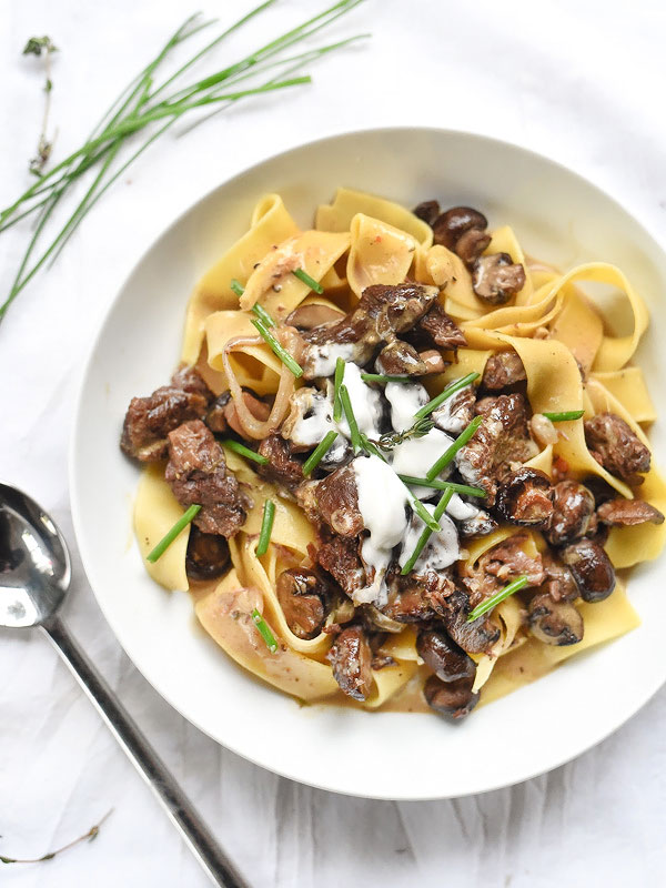 Stroganoff de bœuf aux champignons rôtis du Copper Onion de SLC | foodiecrush.com