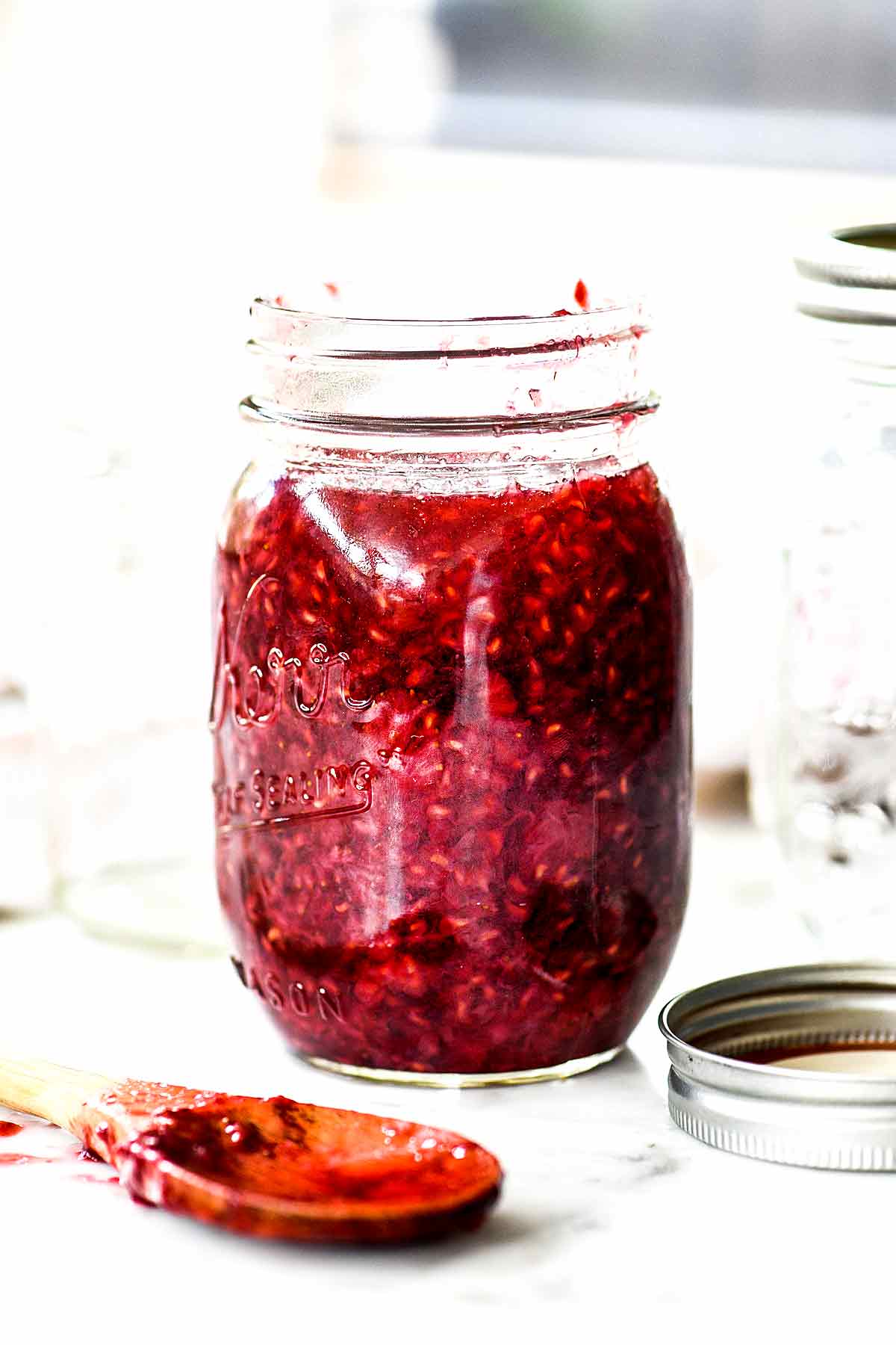 Confiture de baies en 20 minutes | foodiecrush.com #jam #recipes #berry