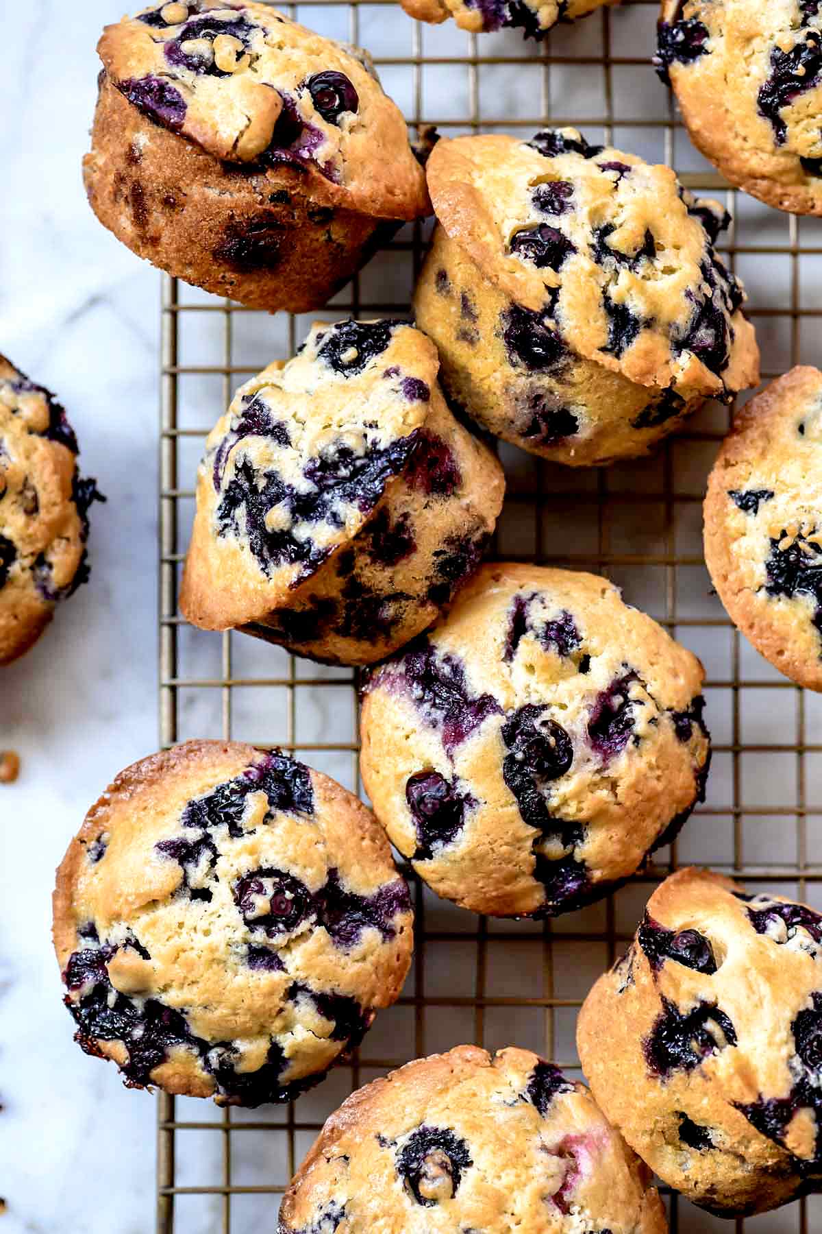 Muffins aux myrtilles | foodiecrush.com #muffins #facile #santé #meilleur #bleuets #breakfast #recipes
