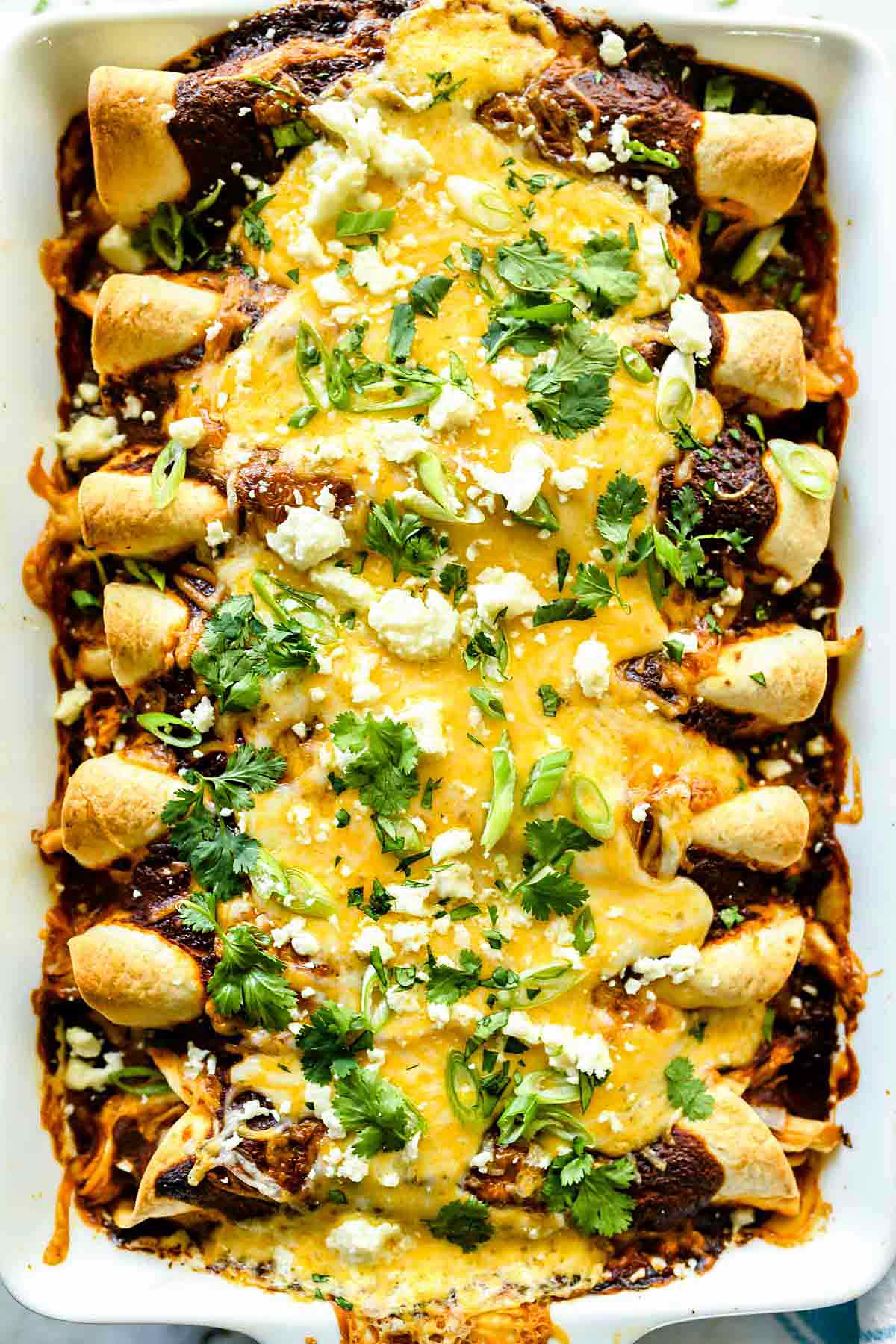 Enchiladas faciles au poulet et au mole | foodiecrush.com #enchiladas #facile #poulet #mole #recettes