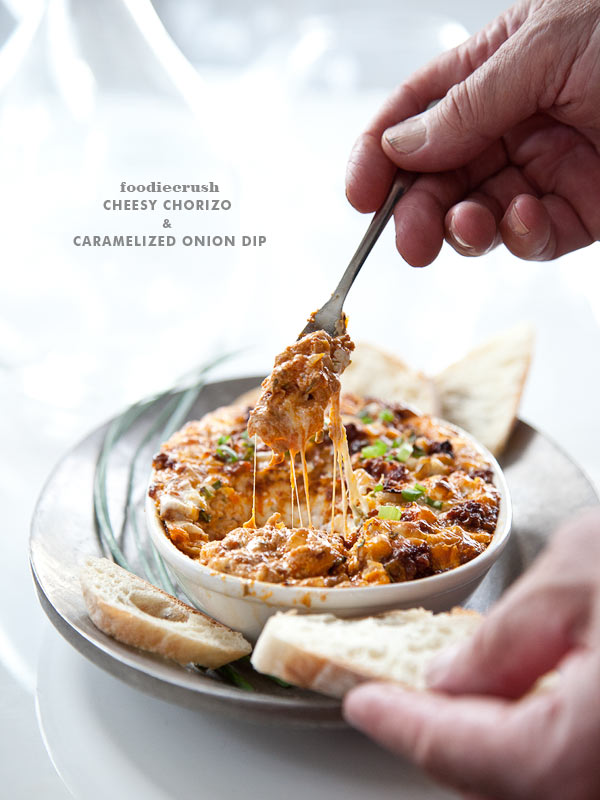 Trempette au fromage et au chorizo avec oignons caramélisés | FoodieCrush.com