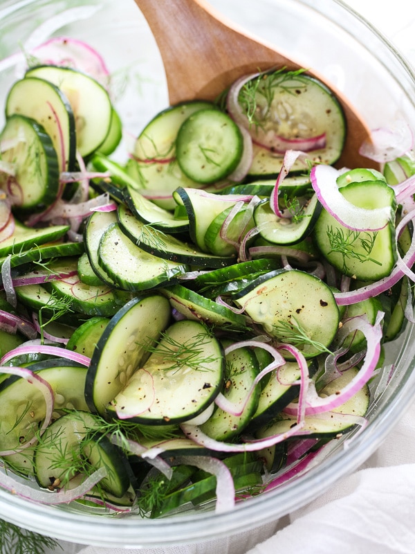 Salade de concombres à l'aneth | foodiecrush.com