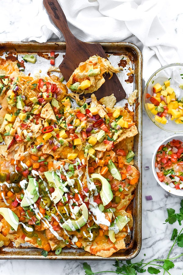 Nachos du jour du match, deux façons | foodiecrush.com