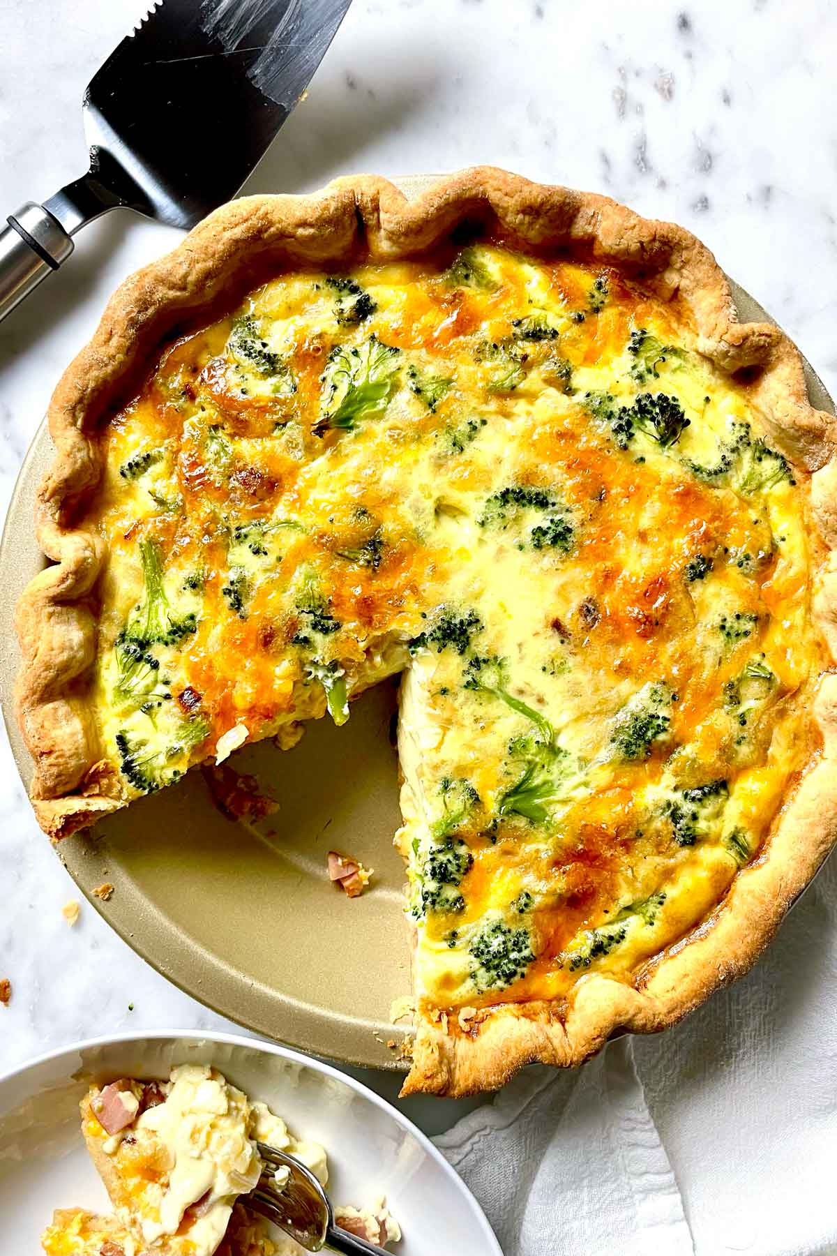 Quiche au jambon et au brocoli foodiecrush.com