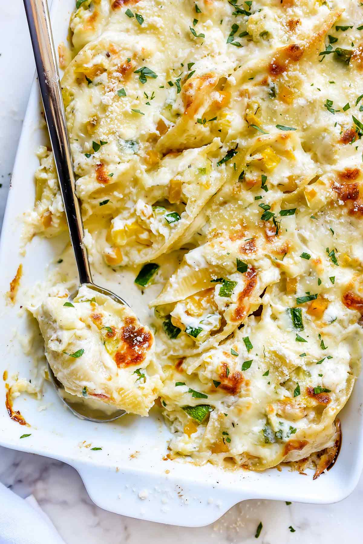 Recette de pâtes farcies à la courge et à la ricotta | foodiecrush.com #shells #pasta #ricotta #cuit #courge