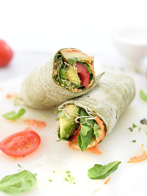 Wrap à l'houmous et aux légumes | foodiecrush.com