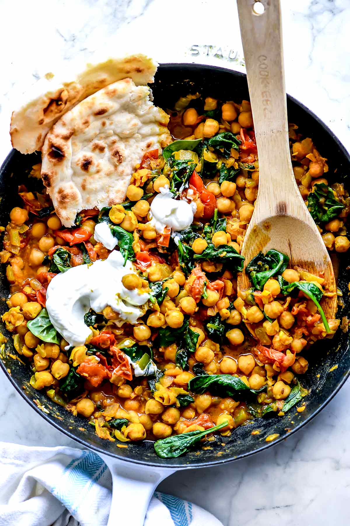 Chana Masala à la poêle avec du yogourt foodiecrush.com