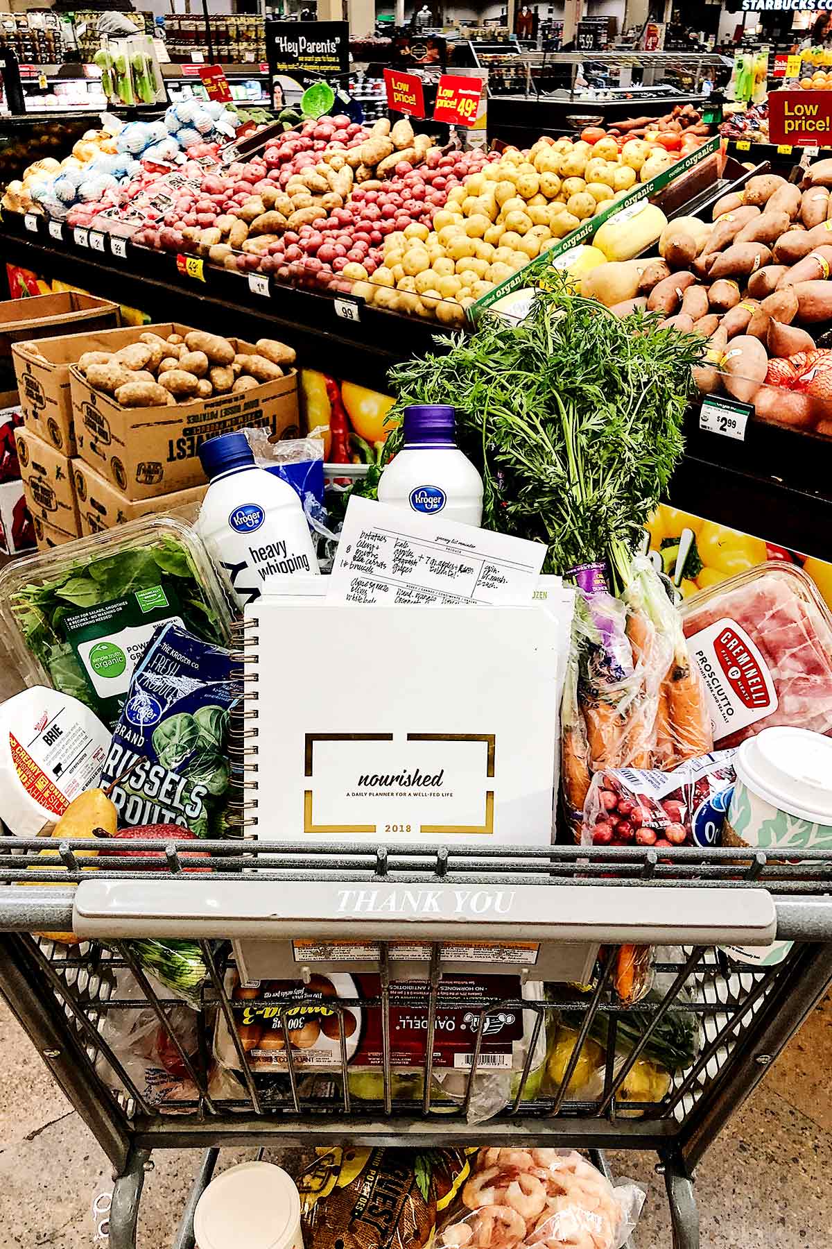 10 façons de gaspiller moins et d'économiser de l'argent à l'épicerie | foodiecrush.com #savemoney #groceries #shopping #budget