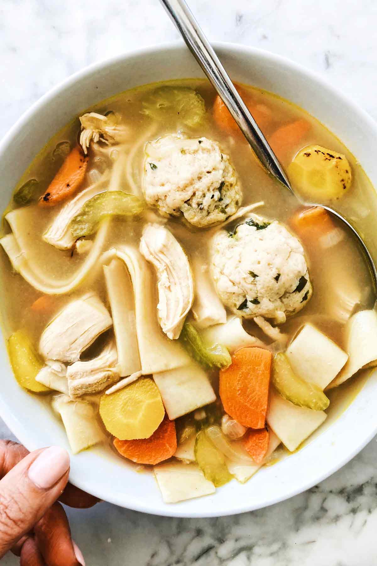 Soupe aux boules de matzo foodiecrush.com