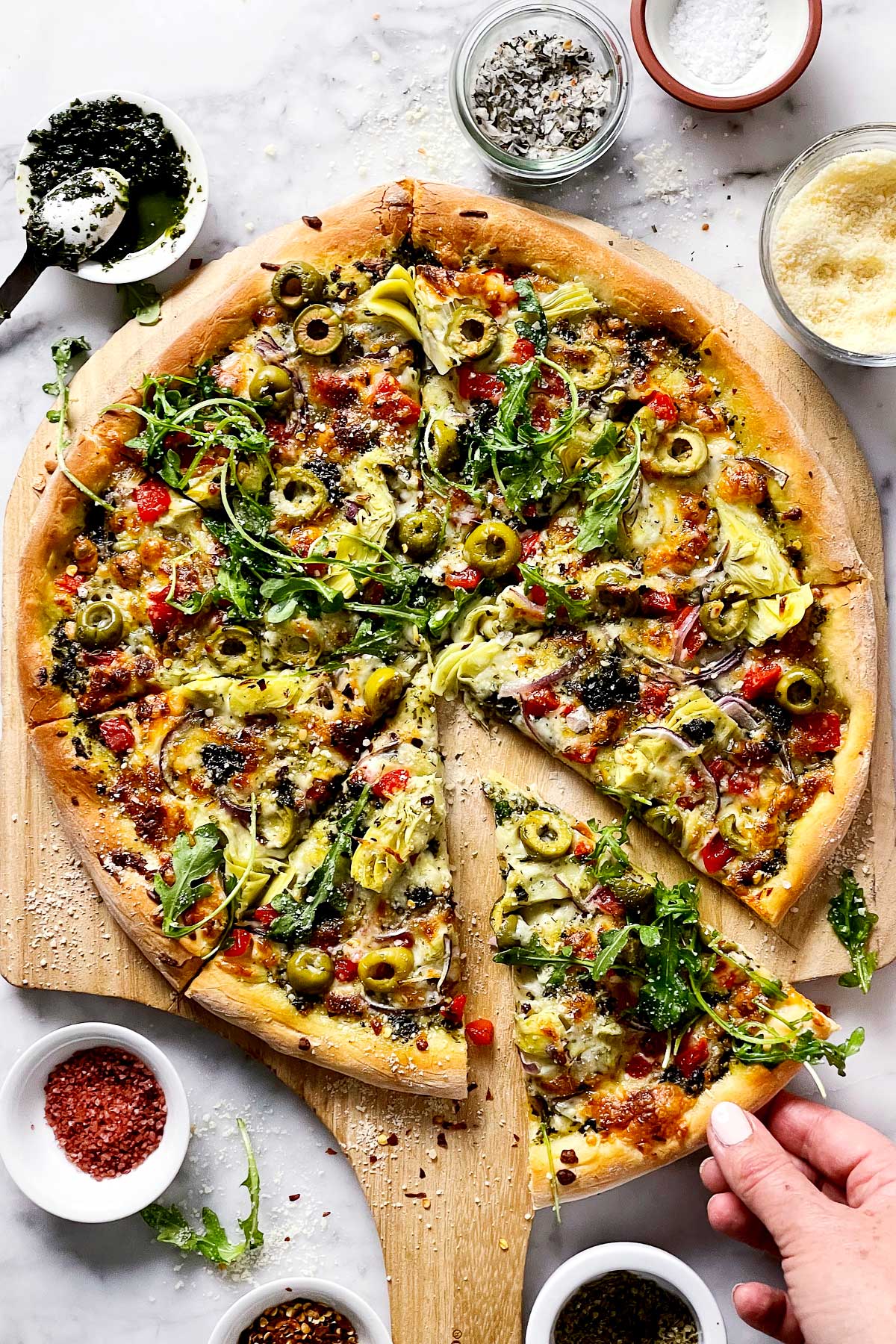 Pizza méditerranéenne avec tranche foodiecrush.com