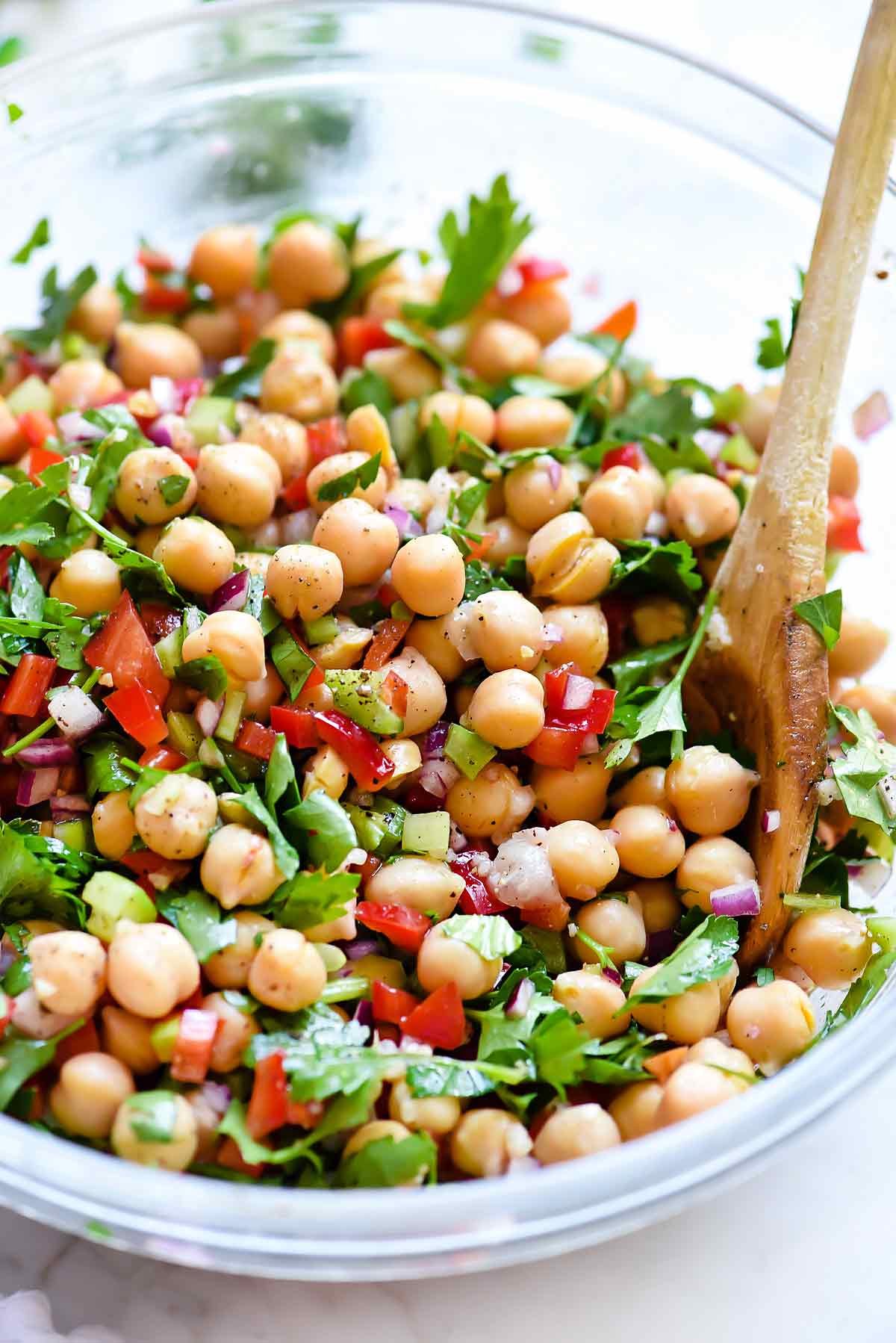 Salade méditerranéenne aux herbes et à la folie | foodiecrush.com
