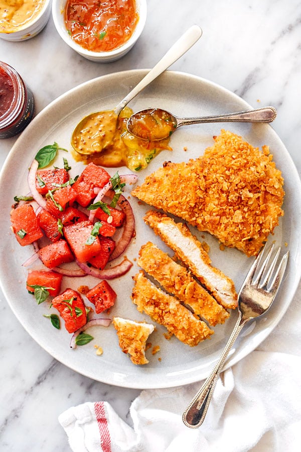 Poitrines de poulet en croûte de chips Recette | foodiecrush.com