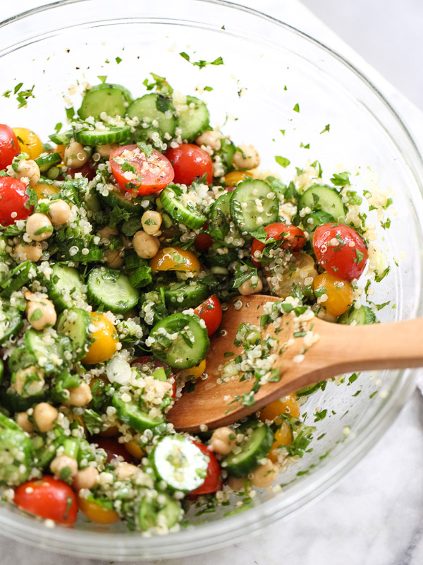 Taboulé de quinoa aux pois chiches foodiecrush.com