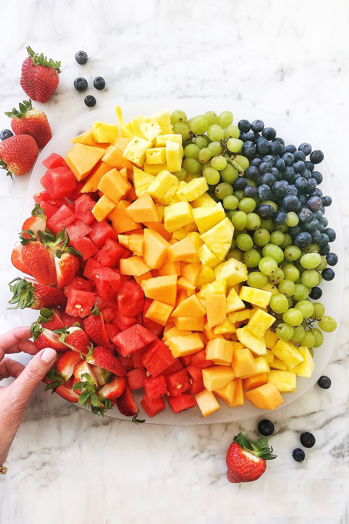 Plateau de fruits arc-en-ciel foodiecrush.com