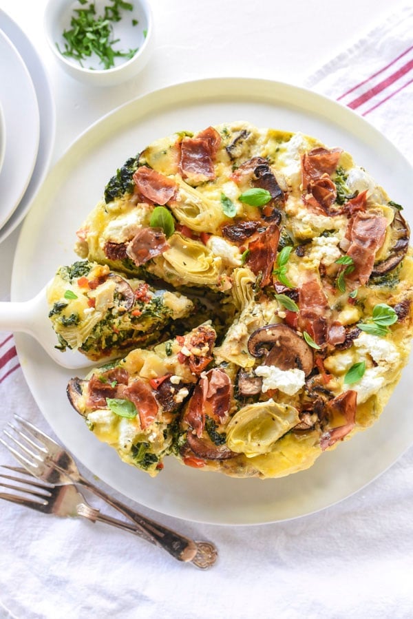 Casserole d'œufs à la méditerranéenne à la mijoteuse | foodiecrush.com