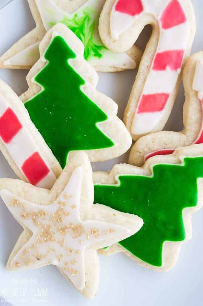 Le biscuit au sucre tendre PARFAIT. Et comment glacer vos biscuits de la manière la plus FACILE qui soit ! Vous devez absolument connaître cette méthode, tout le monde peut le faire !