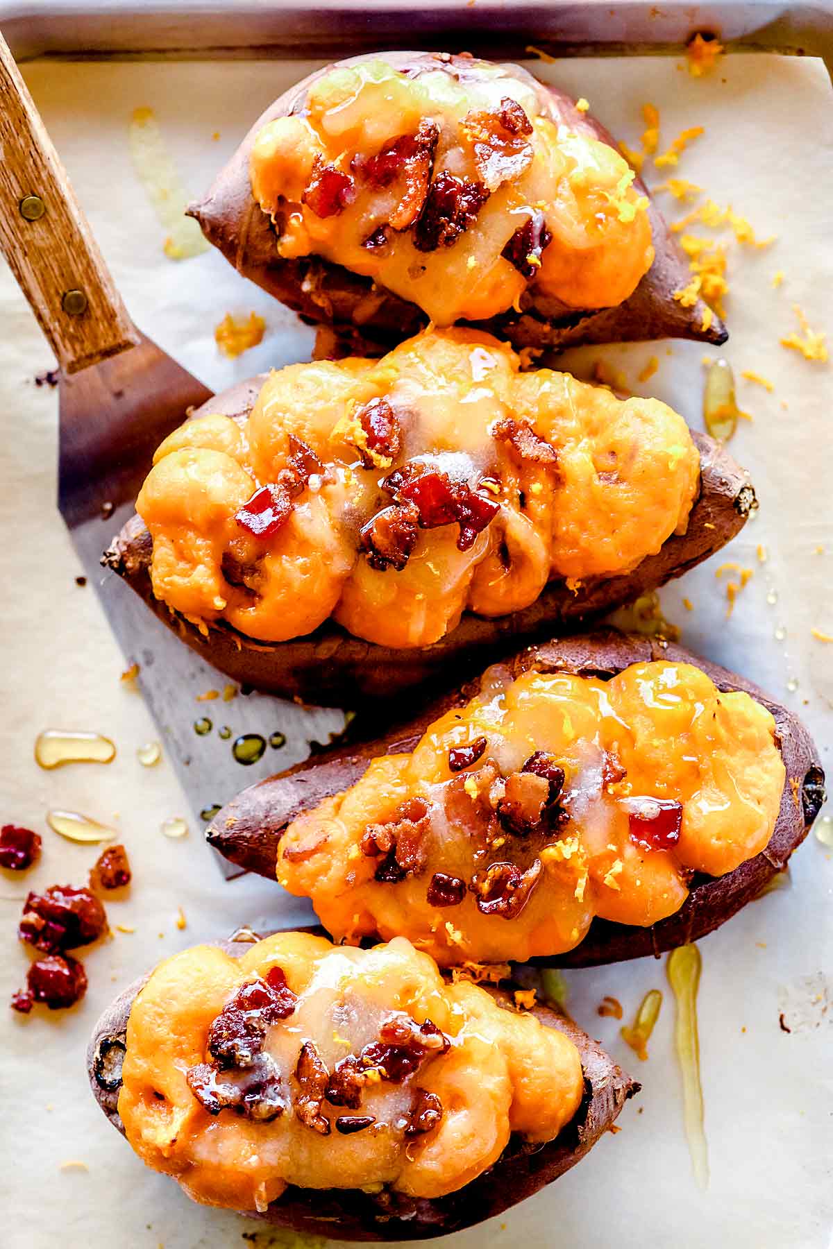 Patates douces cuites deux fois | foodiecrush.com #sweetpotatoes #sidedish #bakedpotato #stuffedpotato