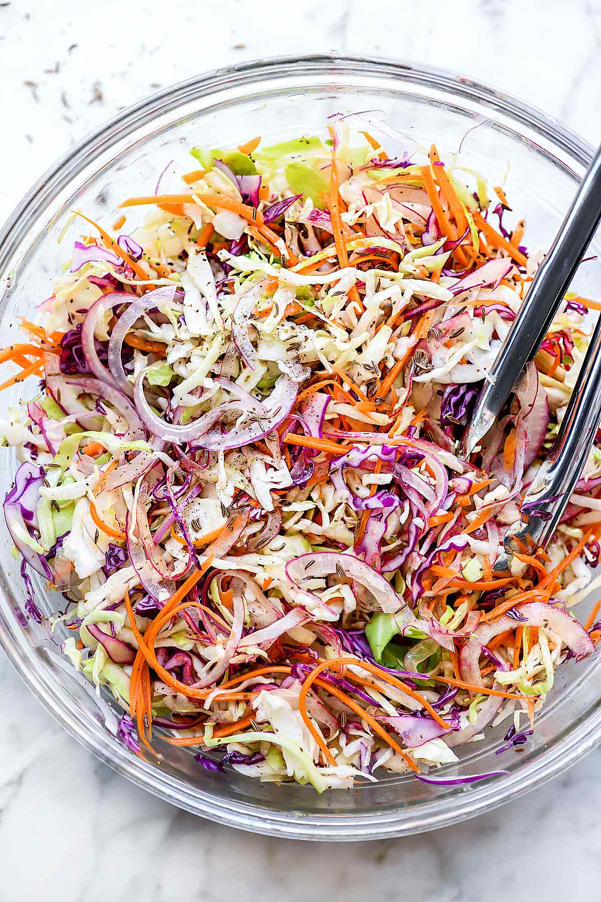 Salade de chou au vinaigre piquant (sans mayo) foodiecrush.com #coleslaw #vinaigre #recettes #facile #santé