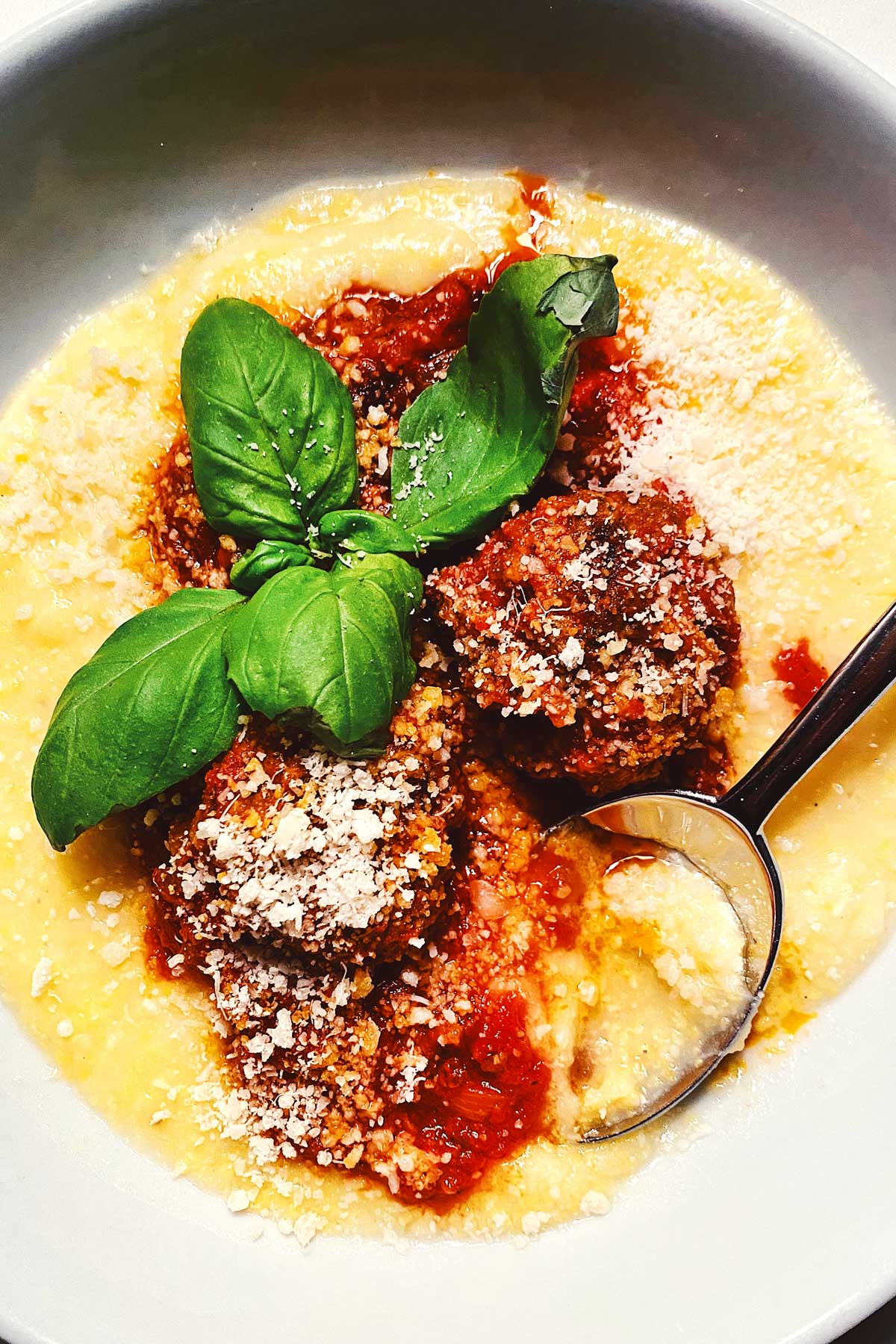 Boulettes de viande et polenta | foodiecrush.com